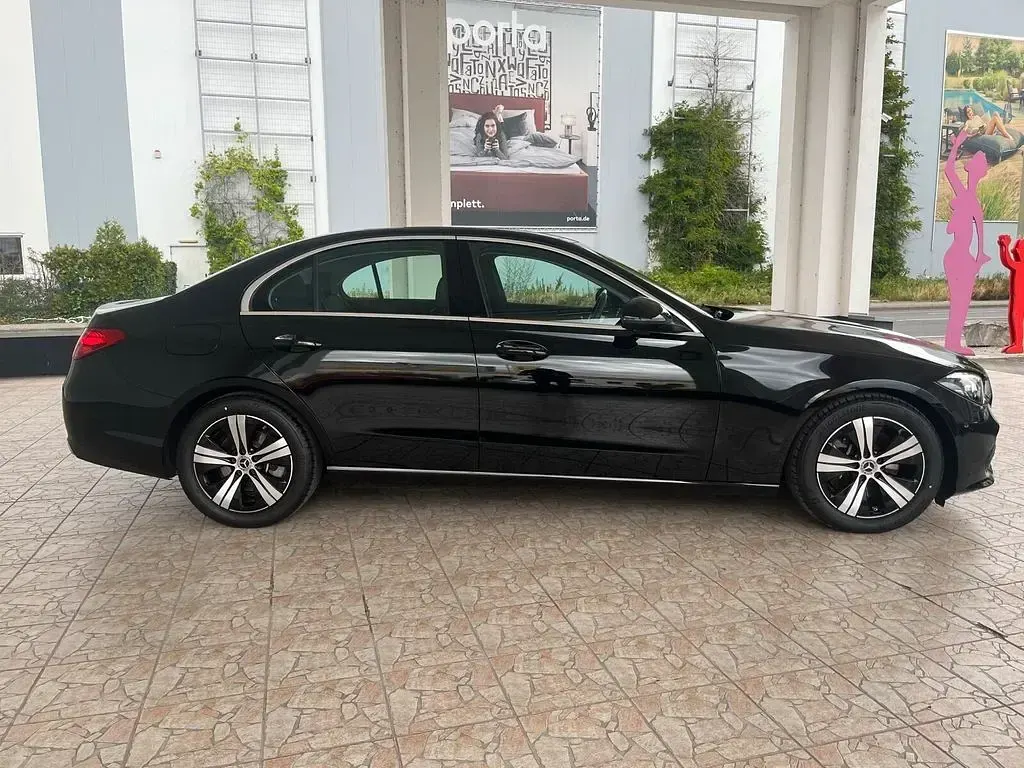 Gebraucht Mercedes C300 Advanced Plus 265 PS (194 kW) 2025 Metalliclack obsidianschwarz Limousine