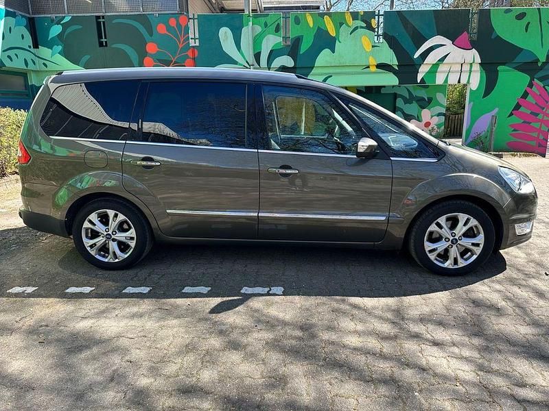 Używany Ford Galaxy Titanium 140 KM (102 kW) 2012 Zielony Minivan