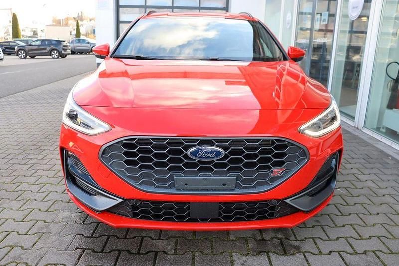 Neu Ford Focus ST 280 PS (205 kW) 2025 Rot Limousine
