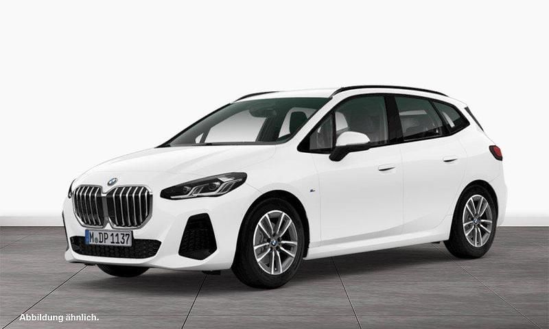 Weiß Gebraucht 2024 BMW 218 Active Tourer Comfort Edition Van / Kleinbus | 33.390 € (Teuer) - Bild 1/3