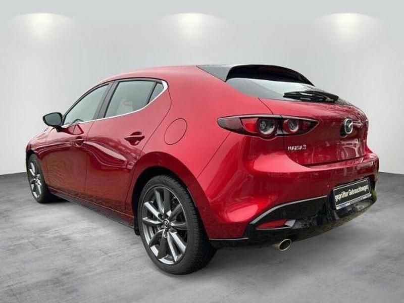Gebraucht Mazda 3 Selection 122 PS (89 kW) 2021 Magmarot Limousine