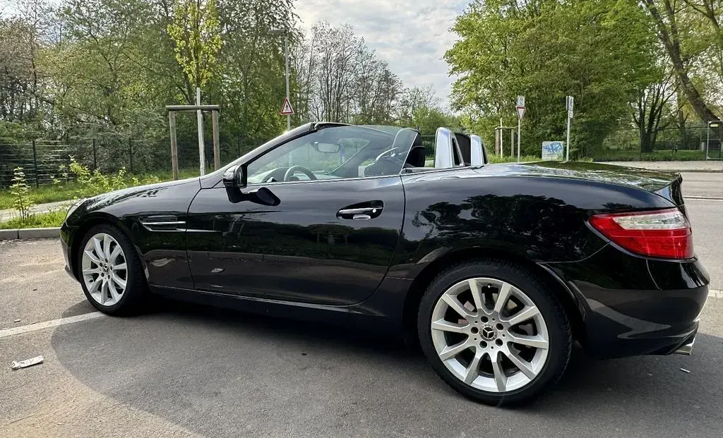 Gebraucht Mercedes SLK200 184 PS (135 kW) 2012 Schwarz Cabrio