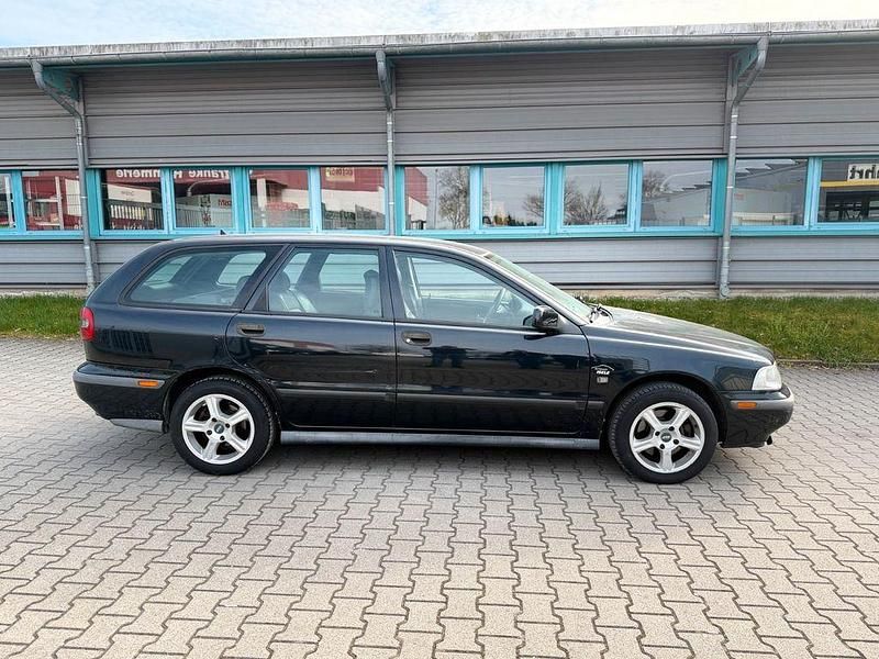 Occasion Volvo V40 116 ch (85 kW) 1999 Noir Break
