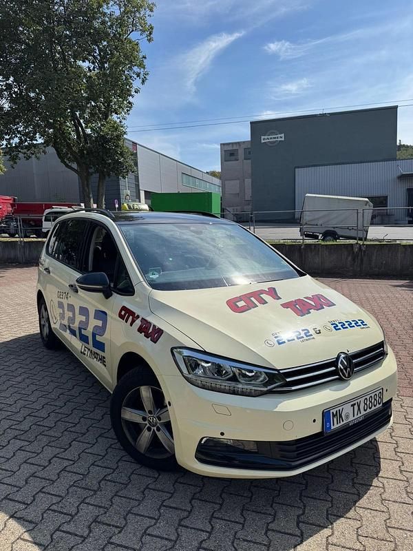 Gebraucht VW Touran 150 PS (110 kW) 2023 Schwarz Van / Kleinbus
