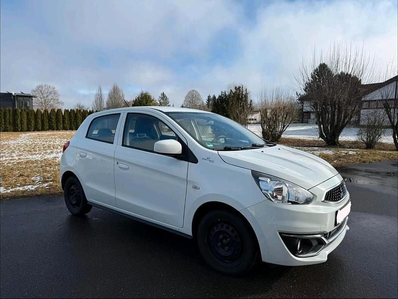 Gebraucht Mitsubishi Space Star Basis 71 PS (52 kW) 2020 Weiß Kleinwagen