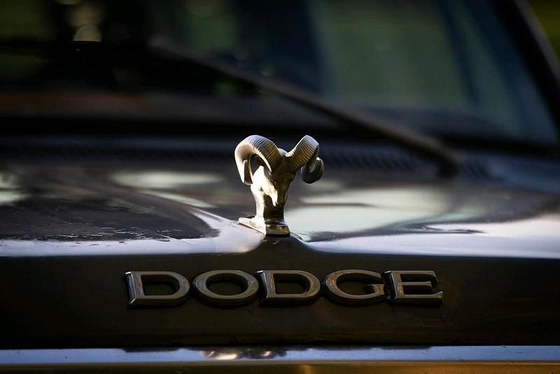 Gebraucht Dodge Ram 150 PS (110 kW) 1986 Grau Pickup