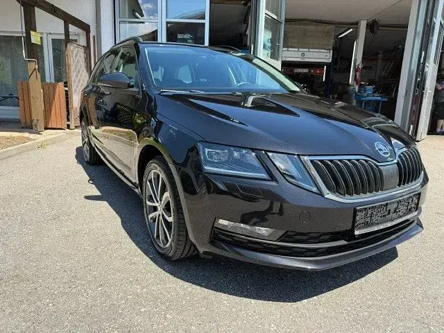 Gebraucht Skoda Octavia Drive 150 PS (110 kW) 2018 Schwarzmagic perleffekt Kombi