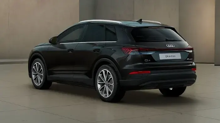 Gebraucht Audi Q4 e-tron Comfort 210 kW (286 PS) 2025 Mythosschwarz metallic SUV