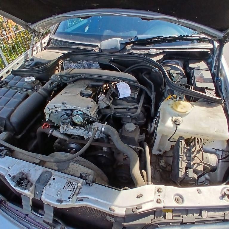 Silber Gebraucht 2000 Mercedes C180 Classic Limousine | 2.000 € (Guter Preis) - Bild 1/1