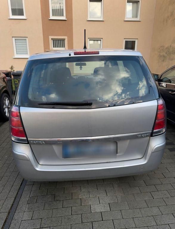 Gebraucht Opel Zafira 120 PS (88 kW) 2006 Silber Van / Kleinbus