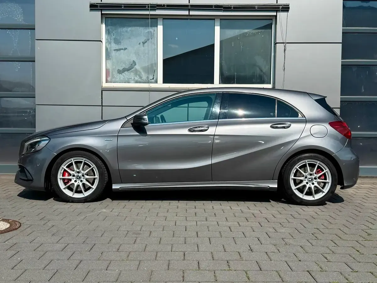 Gebraucht Mercedes A220 AMG 184 PS (135 kW) 2018 Mountaingrau metallic Kleinwagen