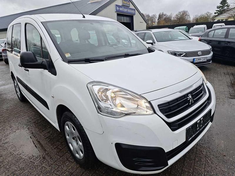 Gebraucht Peugeot Partner Tepee 99 PS (72 kW) 2017 Weiß Van / Kleinbus