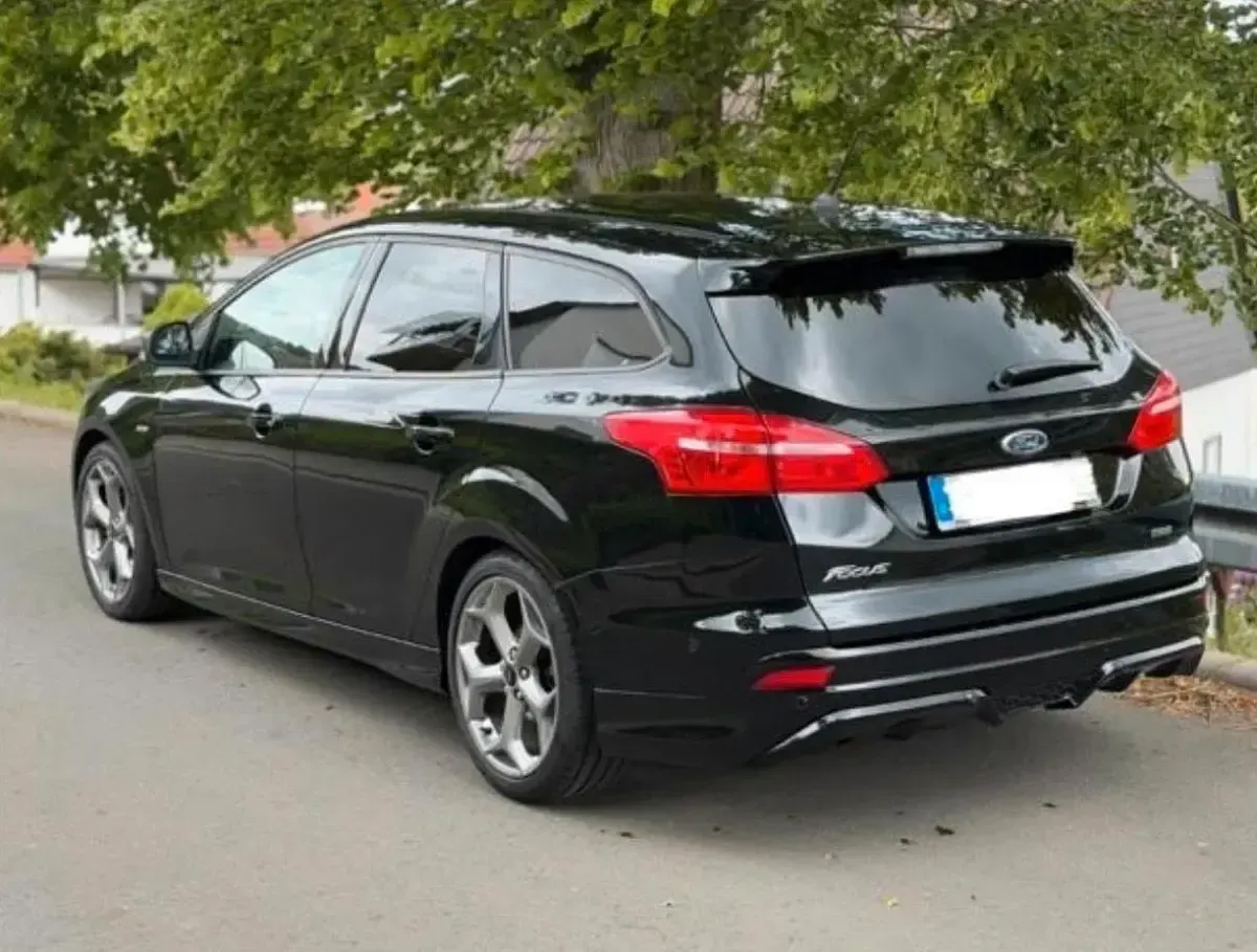 Używany Ford Focus ST-Line 140 KM (102 kW) 2018 Czarny Kombi