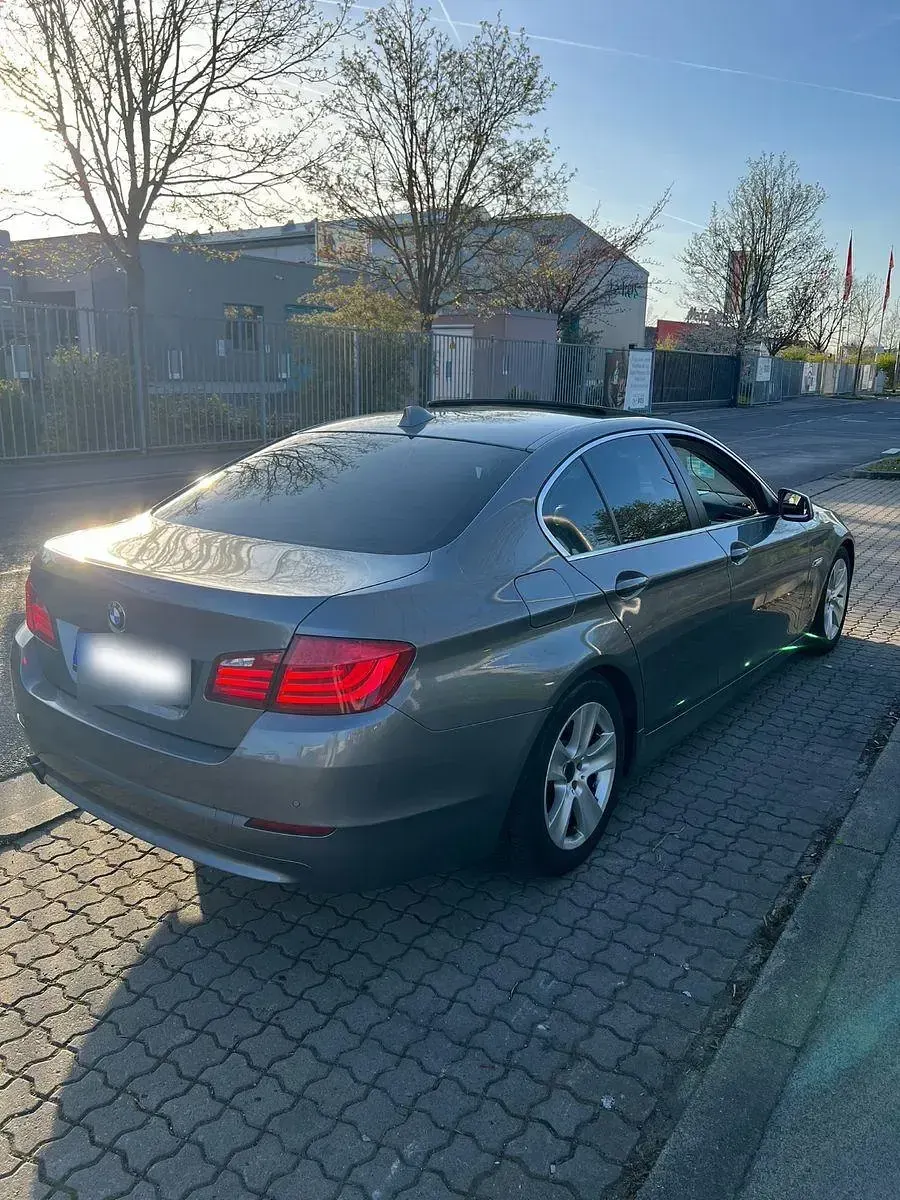 Gebraucht BMW 525 Performance 204 PS (150 kW) 2010 Grau Limousine