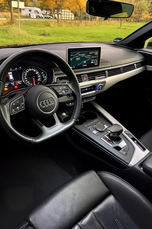 Schwarz Gebraucht 2019 Audi A4 S-Line Kombi | 21.375 € (Superpreis) - Bild 1/4