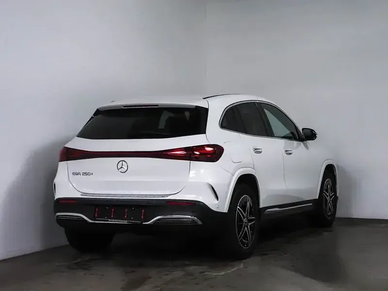 Gebraucht Mercedes EQA250+ AMG Line Premium 140 kW (191 PS) 2025 Weiß SUV