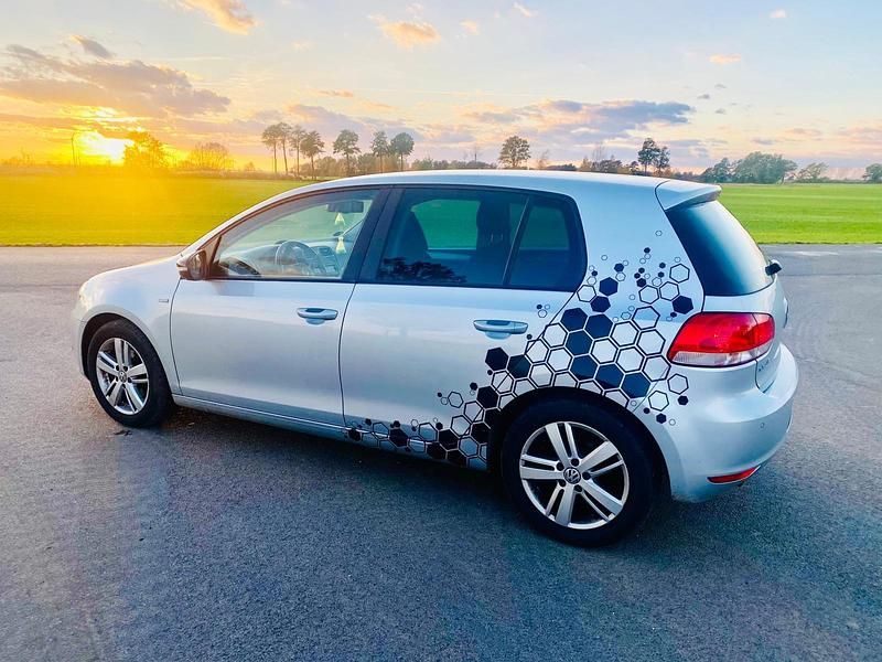 Gebraucht VW Golf VI Match 105 PS (77 kW) 2012 Silber Kleinwagen