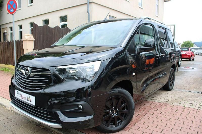 Schwarz Gebraucht 2021 Opel Combo Life Innovation Van / Kleinbus | 19.490 € (Fairer Preis) - Bild 1/4