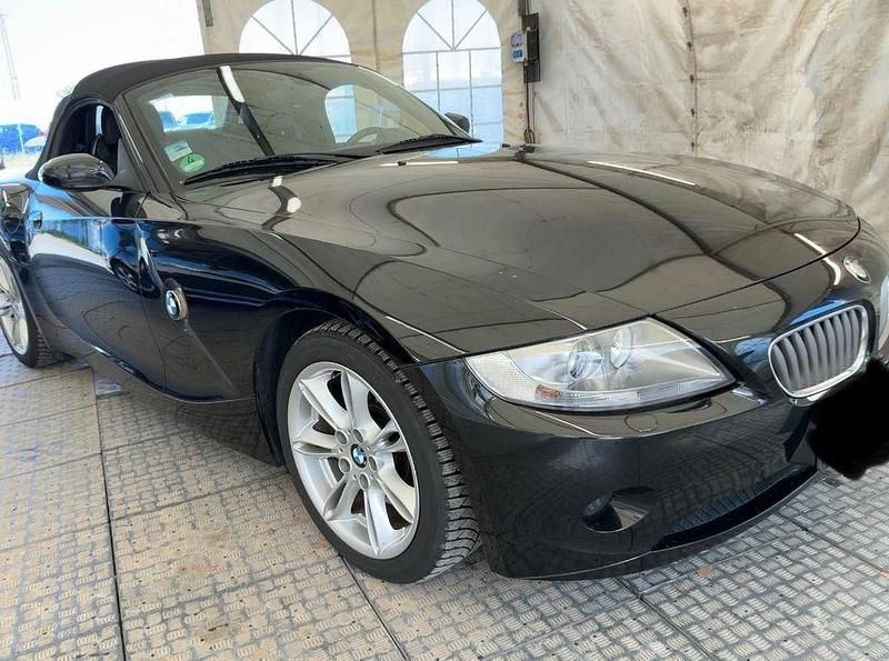 Second-hand BMW Z4 Sport Line 231 CP (169 kW) 2005 Negru Cabrio