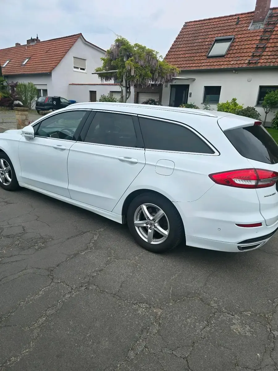 Gebraucht Ford Mondeo 180 PS (132 kW) 2019 Weiß Kombi