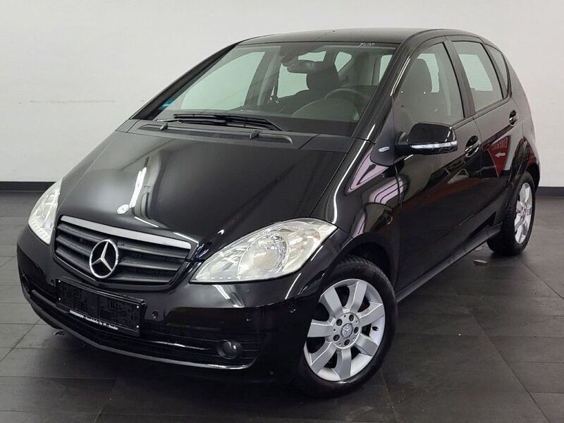 Schwarz Gebraucht 2009 Mercedes A180 Limousine | 7.999 € (Etwas zu teuer) - Bild 1/4