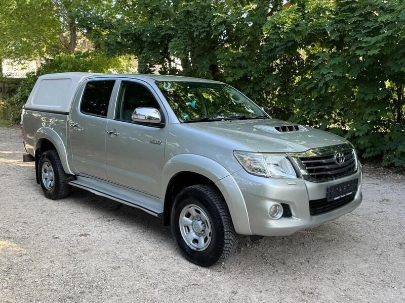 Silber Gebraucht 2012 Toyota HiLux Abholung | 14.900 € (Fairer Preis) - Bild 1/4