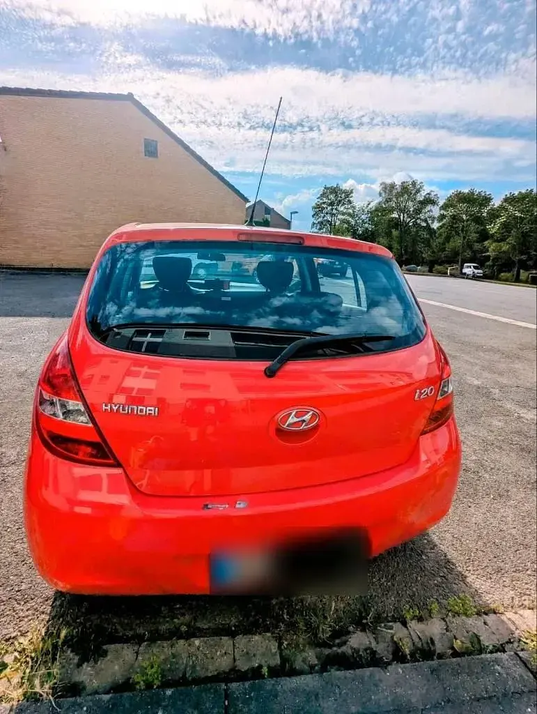 Gebraucht Hyundai i20 Style 101 PS (74 kW) 2009 Rot Kleinwagen