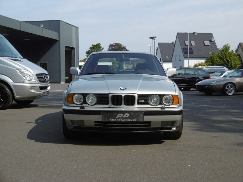 Gebraucht BMW M5 Performance 315 PS (231 kW) 1991 Sterlingsilber met. Limousine