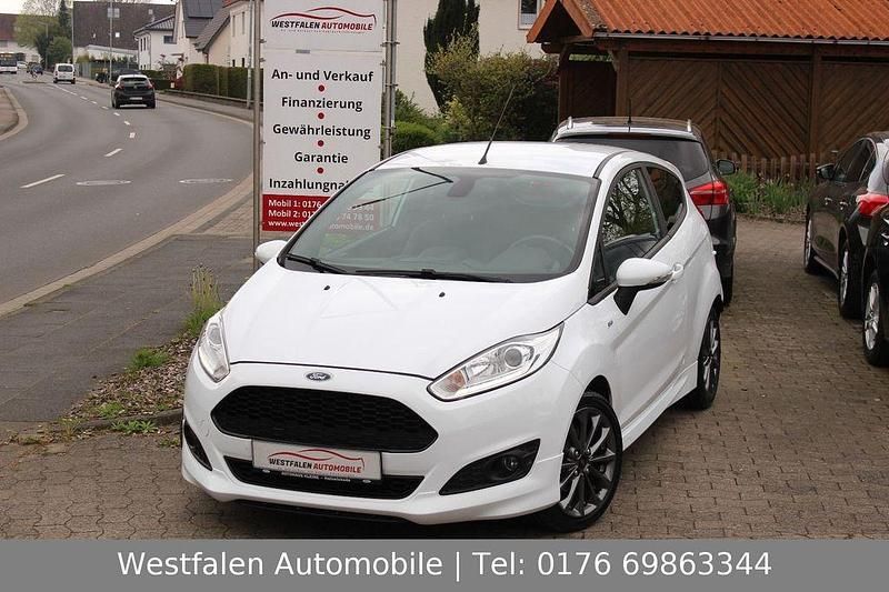 Weiß Gebraucht 2017 Ford Fiesta ST-Line Kleinwagen | 9.990 € (Guter Preis) - Bild 1/4
