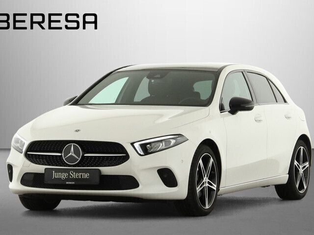 Weiß Gebraucht 2022 Mercedes A200 Kleinwagen | 32.780 € (Teuer) - Bild 1/4