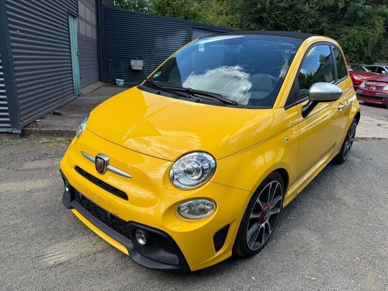 Gelb Gebraucht 2017 Abarth 595C Turismo Cabrio | 12.590 € (Superpreis) - Bild 1/4