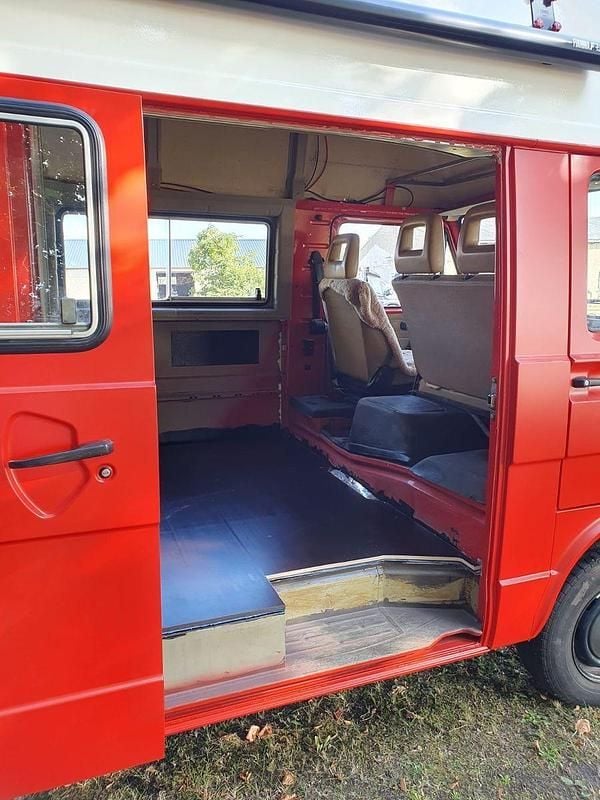 Second-hand VW LT 75 CP (55 kW) 1988 Roșu Monovolum