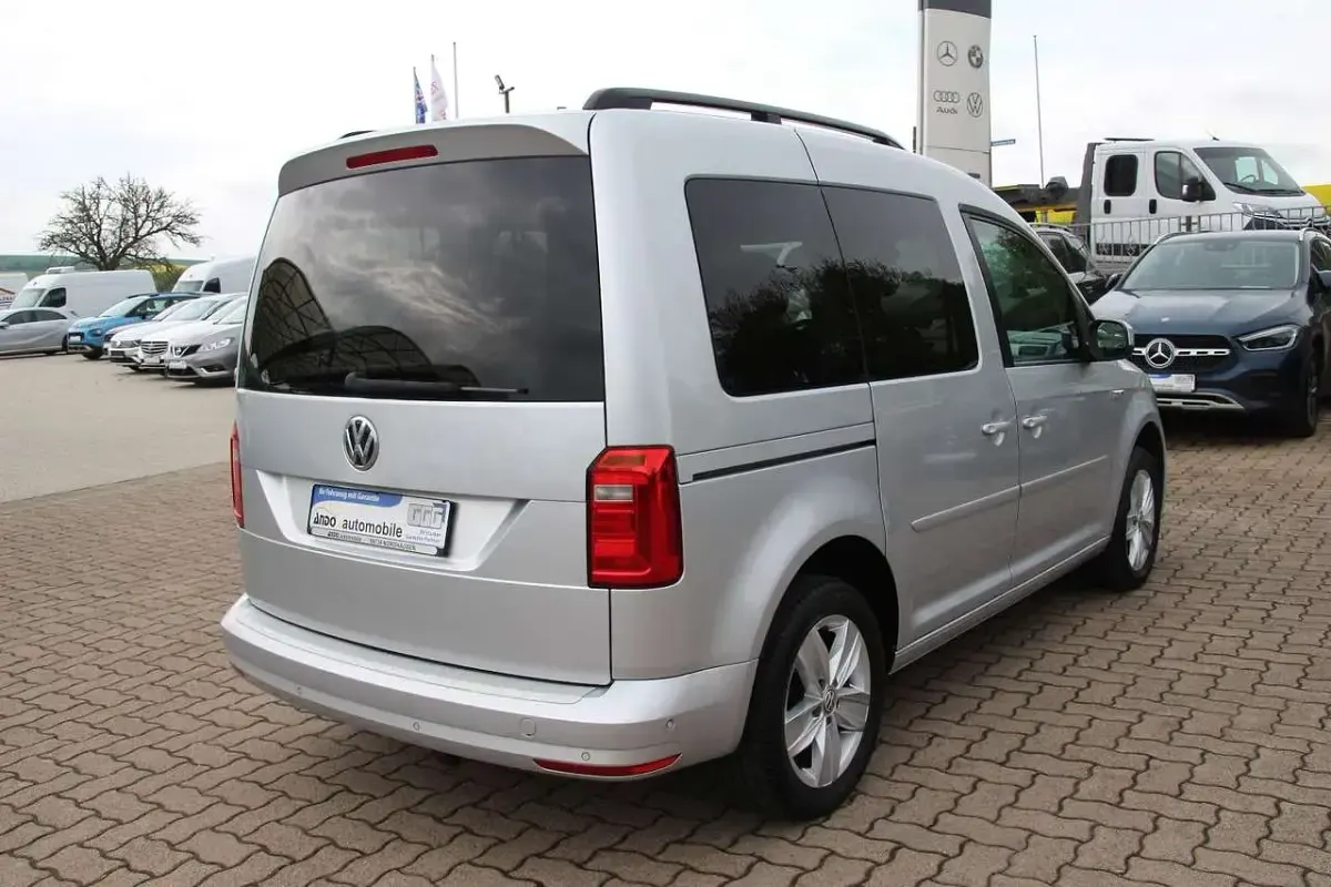 Second-hand VW Caddy Comfortline 150 CP (110 kW) 2017 Argintiu Monovolum