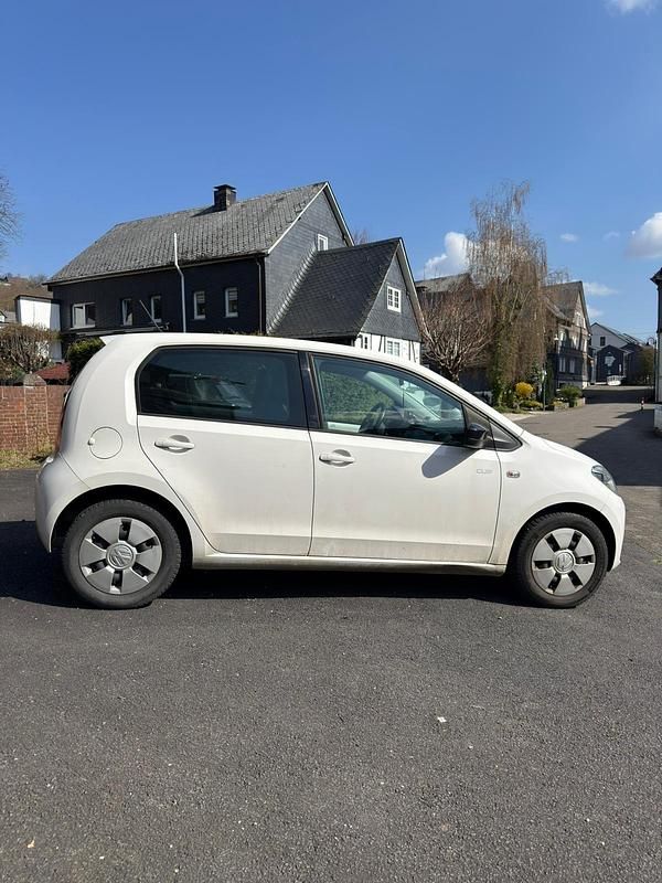 Second-hand VW up! 75 CP (55 kW) 2014 Alb Hatchback
