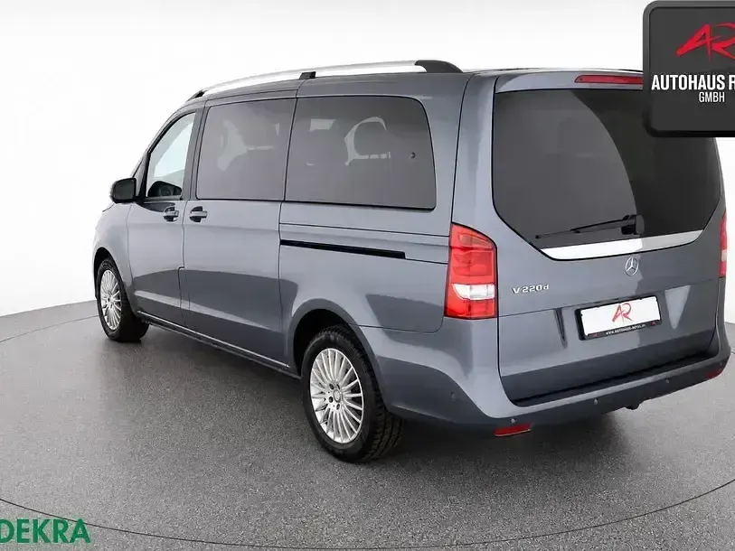 Gebraucht Mercedes V220 Sport 163 PS (119 kW) 2017 Flintgrau Van / Kleinbus
