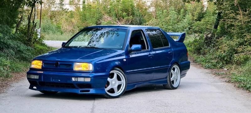 Blau Gebraucht 1996 VW Vento Limousine | 11.500 € - Bild 1/4
