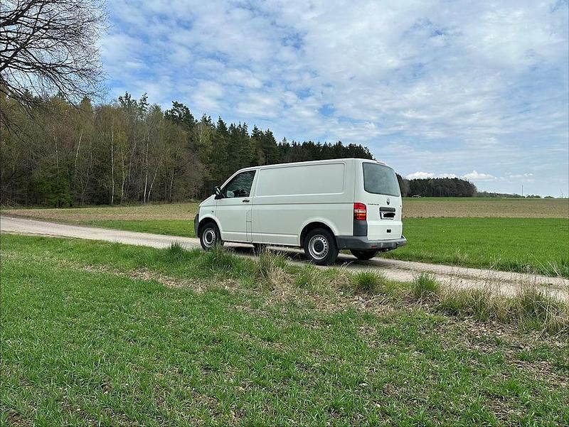 Second-hand VW T5 102 CP (75 kW) 2009 Alb Van