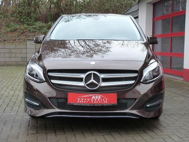 Gebraucht Mercedes B180 122 PS (89 kW) 2017 Braun Van / Kleinbus
