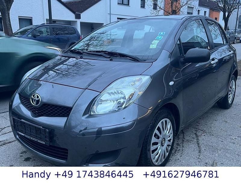 Gebraucht Toyota Yaris Cool 69 PS (50 kW) 2011 Grau Kleinwagen