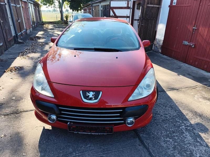 Rot Gebraucht 2008 Peugeot 307 CC Platinum Cabrio | 2.200 € (Guter Preis) - Bild 1/4