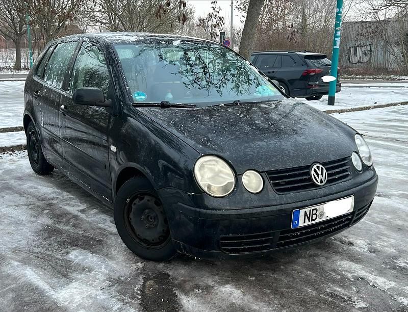 Gebraucht VW Polo 64 PS (47 kW) 2003 Schwarz Kleinwagen