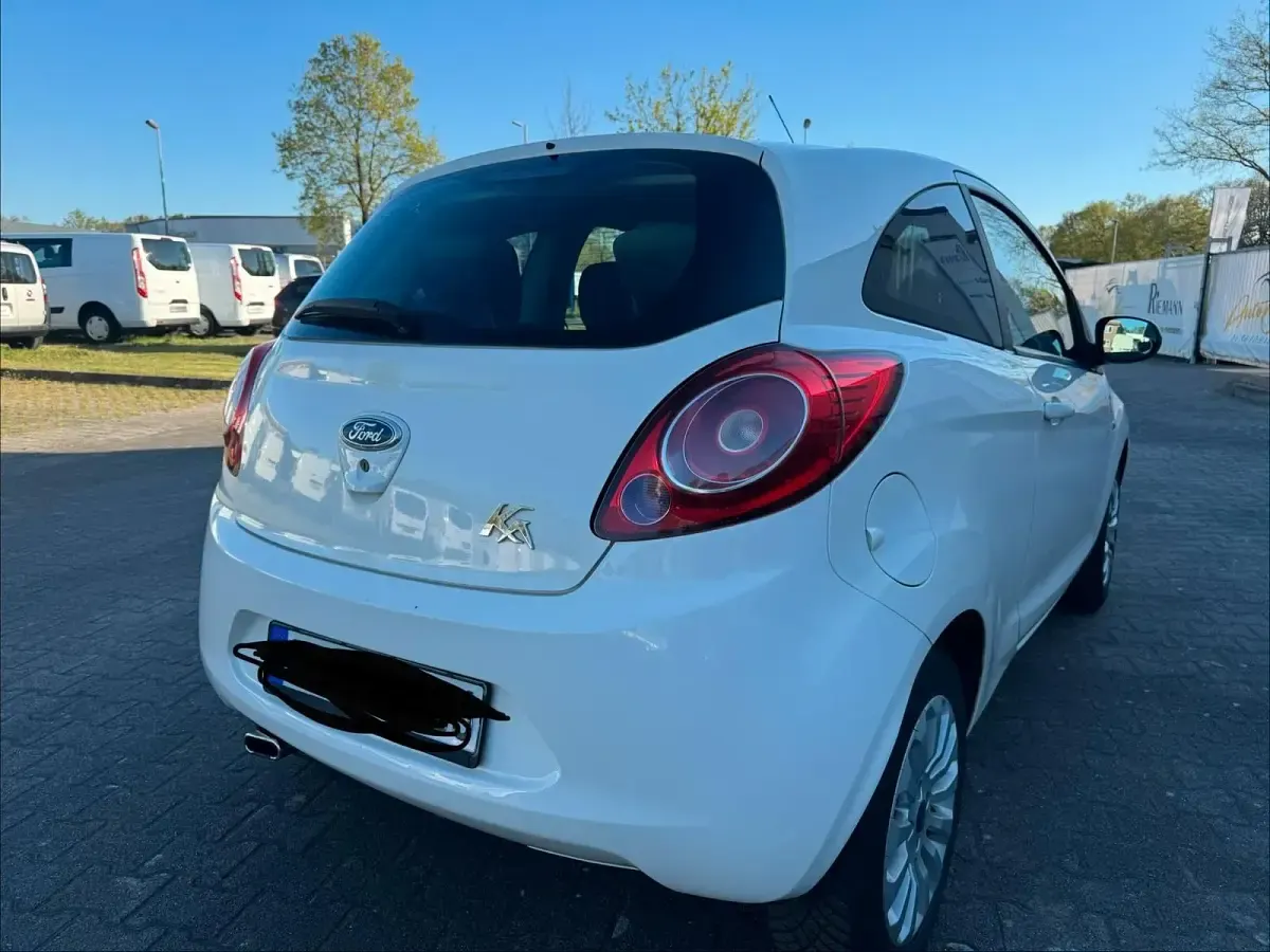 Gebraucht Ford Ka 69 PS (50 kW) 2009 Weiß Kleinwagen