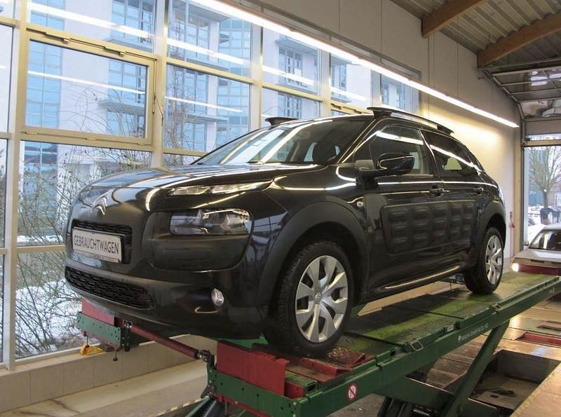 Gebraucht Citroën C4 Feel 82 PS (60 kW) 2017 Schwarz SUV