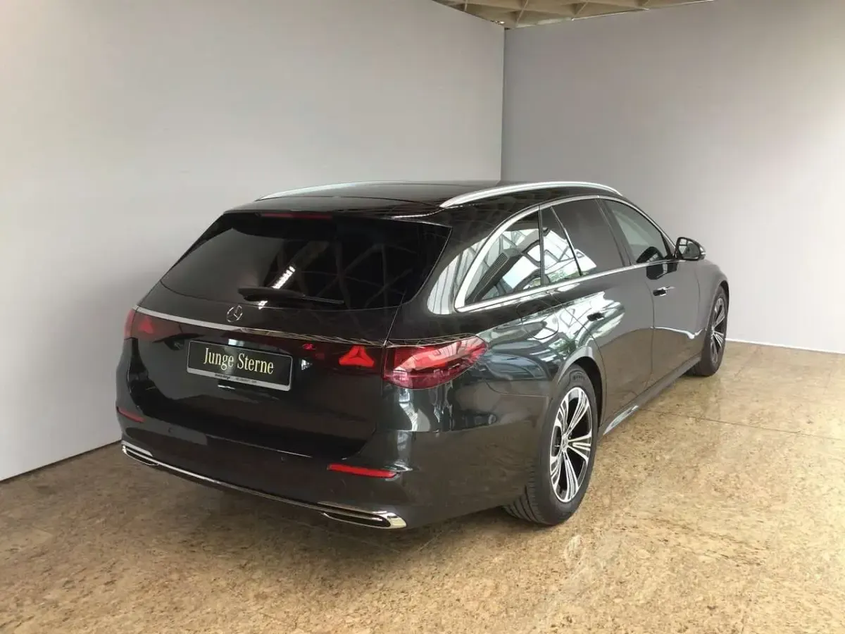 Gebraucht Mercedes E220 Advanced Plus 197 PS (144 kW) 2025 Lack graphitgrau Kombi
