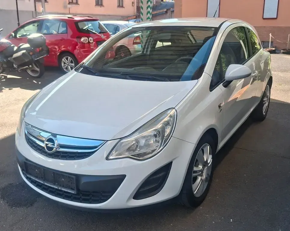 Gebraucht Opel Corsa Active 87 PS (63 kW) 2013 Weiß Kleinwagen