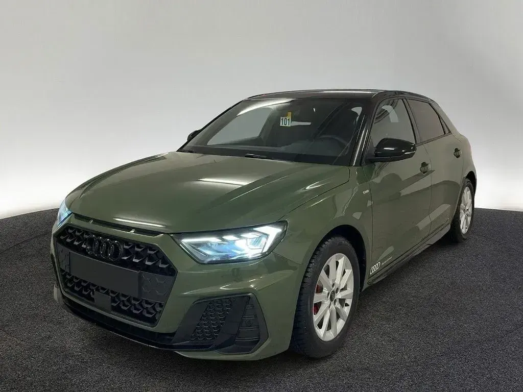 Gebraucht Audi A1 Sportback S-Line 150 PS (110 kW) 2025 Distriktgrün metallic Kleinwagen