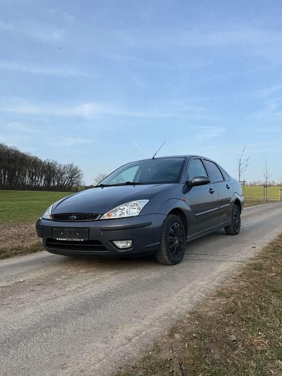 Gebraucht Ford Focus Ghia 101 PS (74 kW) 2002 Grau Limousine