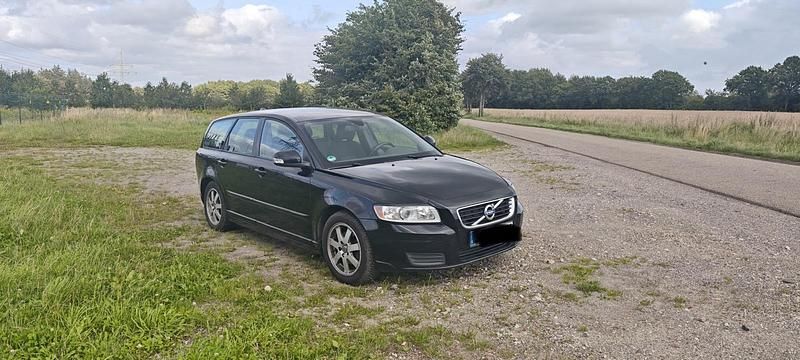 Schwarz Gebraucht 2010 Volvo V50 Kombi | 2.950 € - Bild 1/4