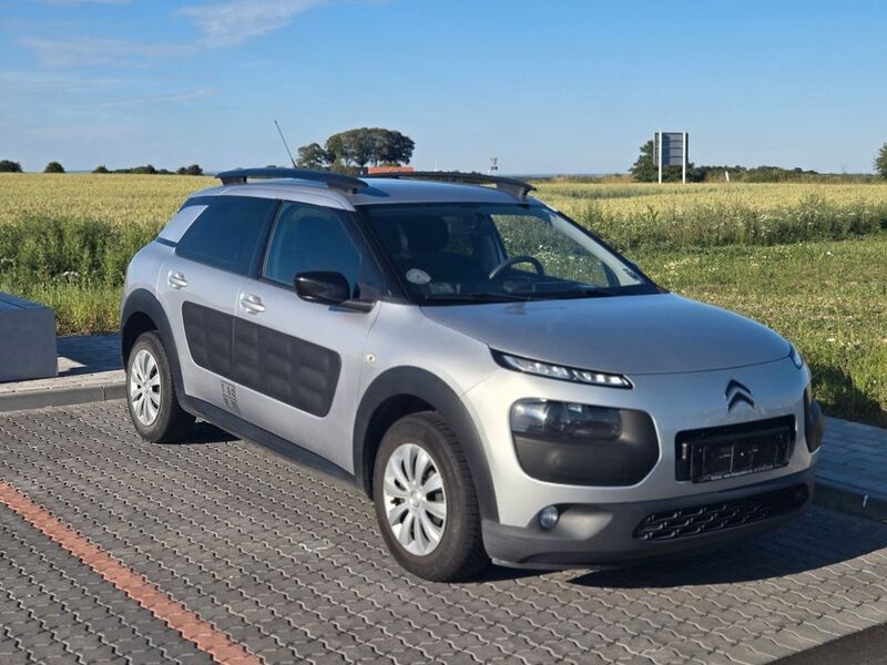 Grau Gebraucht 2015 Citroën C4 Cactus Feel Kleinwagen | 4.000 € (Guter Preis) - Bild 1/4