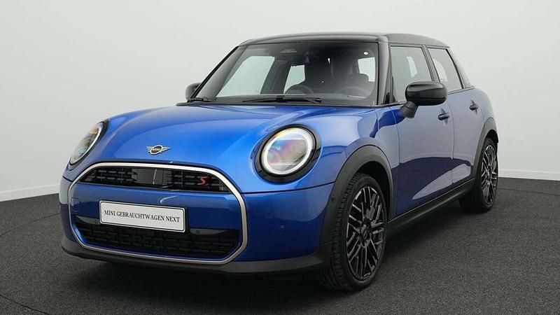 Blau Gebraucht 2024 Mini Cooper S Favoured Kleinwagen | 30.658 € (Superpreis) - Bild 1/4